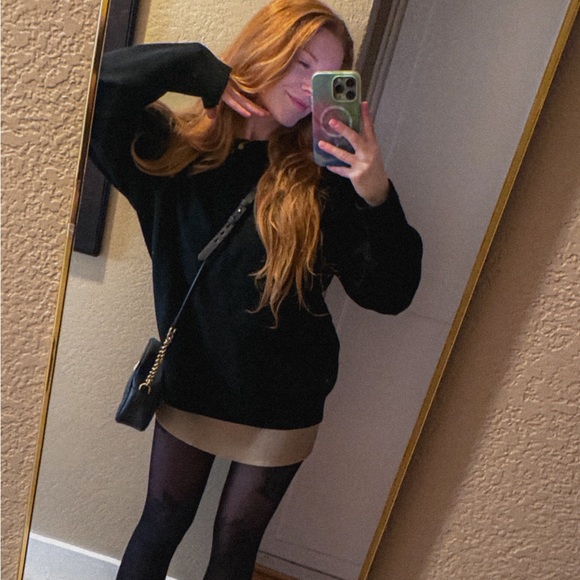 Meet your Posher, Olivia. - Picture 2 of 2